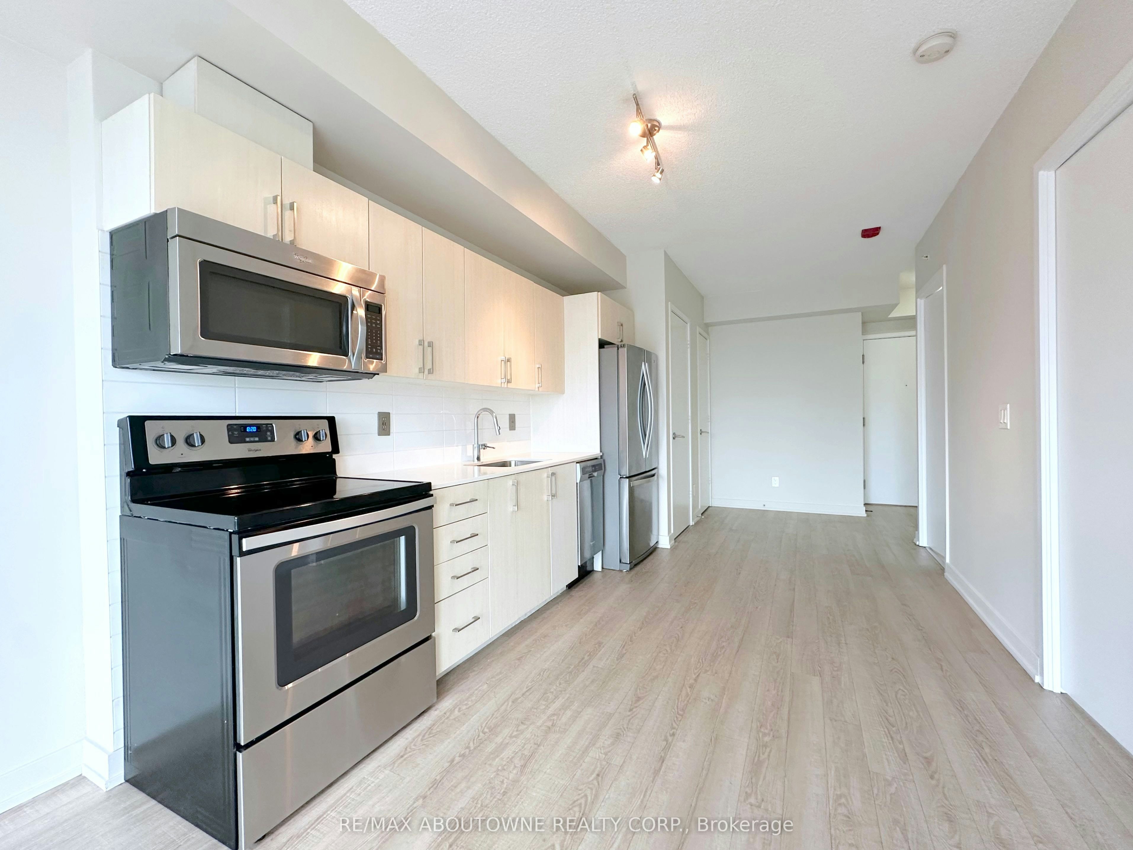 406-763 Woodbine Avenue, Toronto, ON, M4E 2J4 - 4