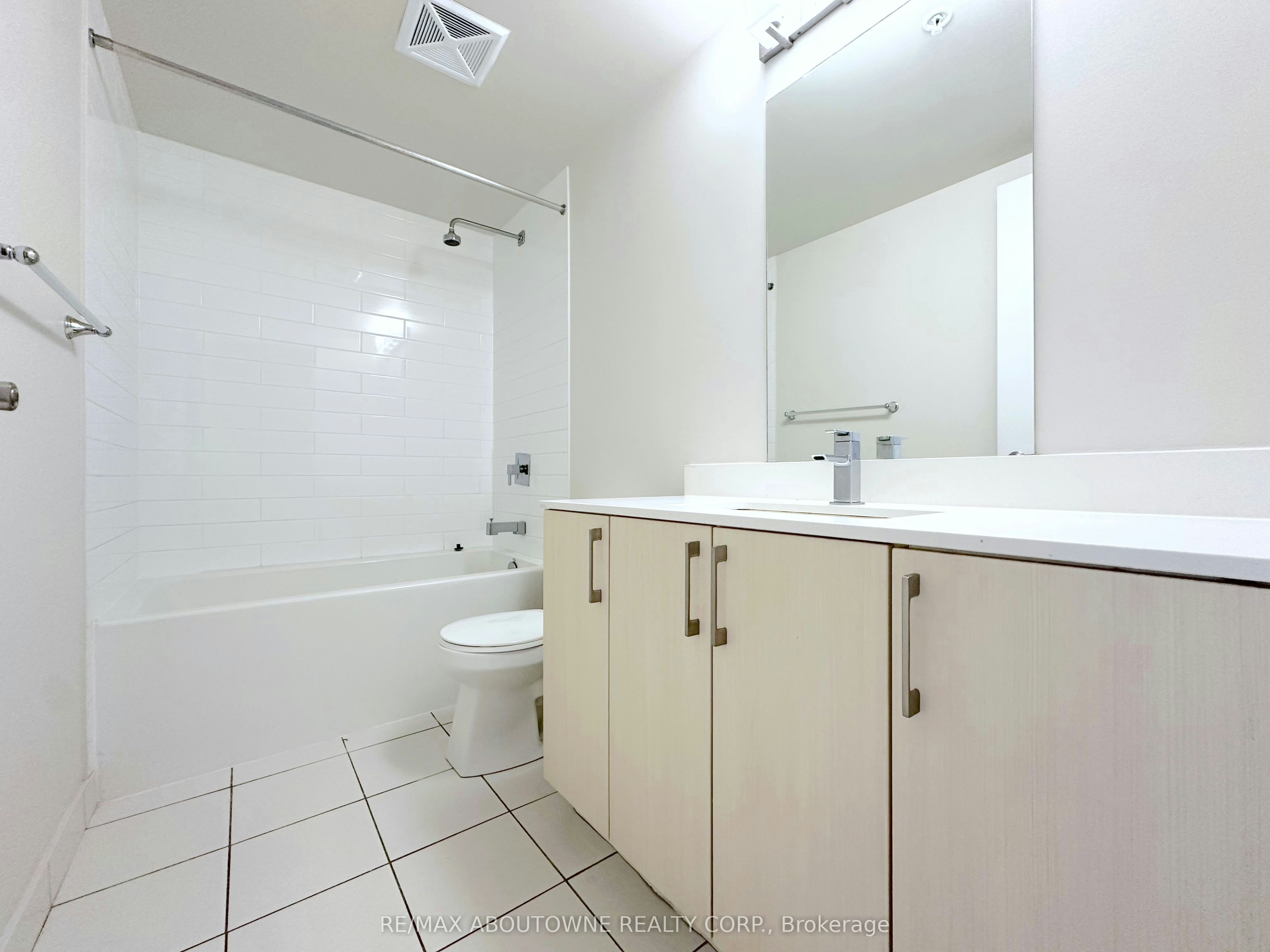 406-763 Woodbine Avenue, Toronto, ON, M4E 2J4 - 7