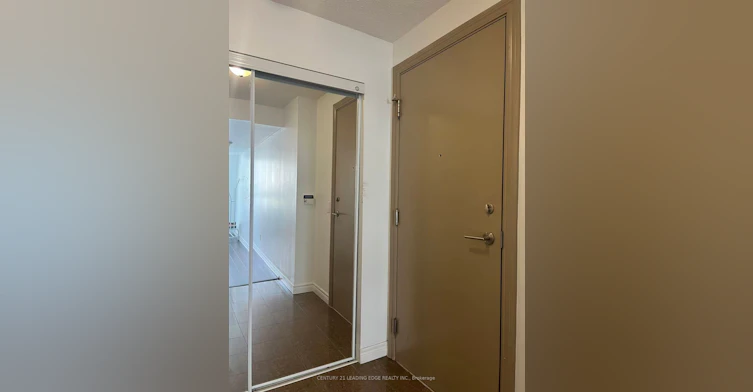 704-70 Town Centre Court, Toronto, ON, M1P 0B2 - 3