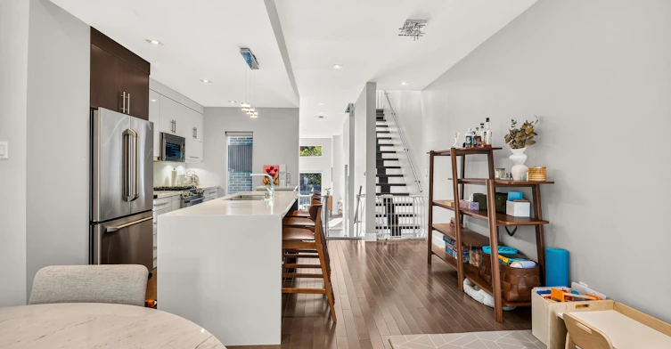 235 Cedarvale Avenue, Toronto, ON, M4C 4K3 - 14