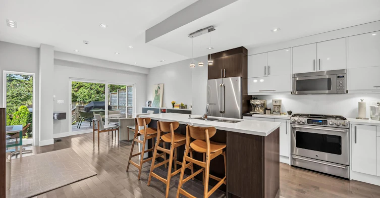 235 Cedarvale Avenue, Toronto, ON, M4C 4K3 - 9