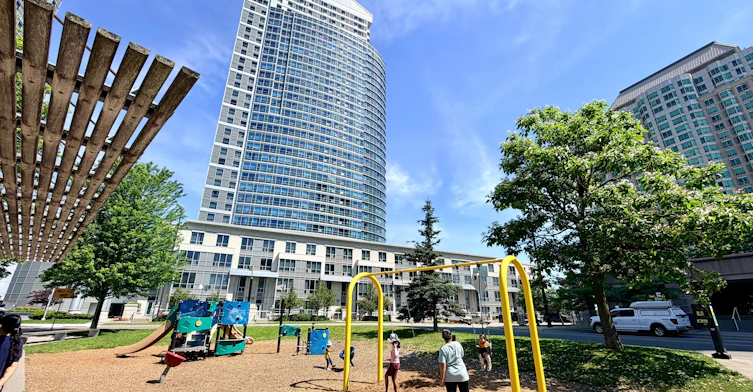 2101-38 Lee Centre Drive, Toronto, ON, M1H 3J7 - 14