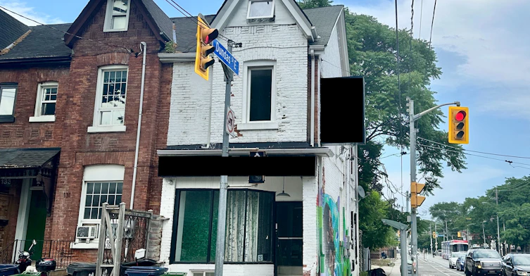 Upper-129 Munro Street, Toronto, ON, M4M 2B8