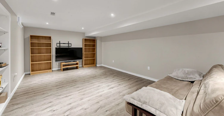 12 Ballantyne Drive, Ajax, ON, L1T 4H8 - 42