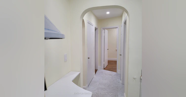 Main flloor-224 College Avenue, Oshawa, ON, L1J 1R7 - 8