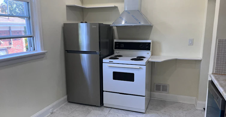 Main flloor-224 College Avenue, Oshawa, ON, L1J 1R7 - 5