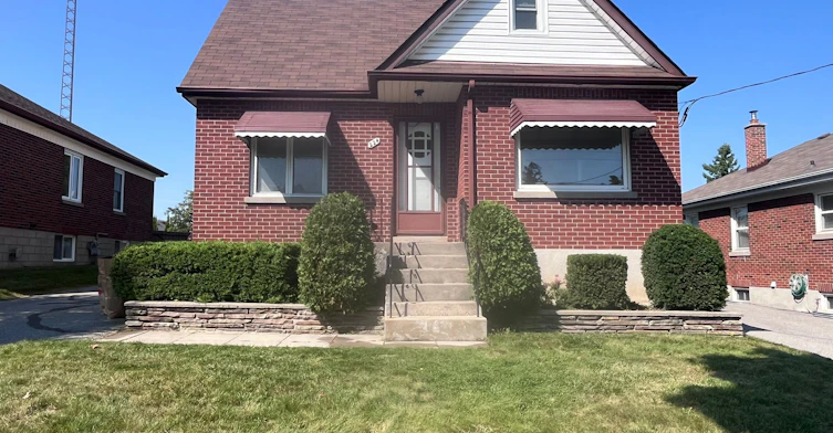 Main flloor-224 College Avenue, Oshawa, ON, L1J 1R7