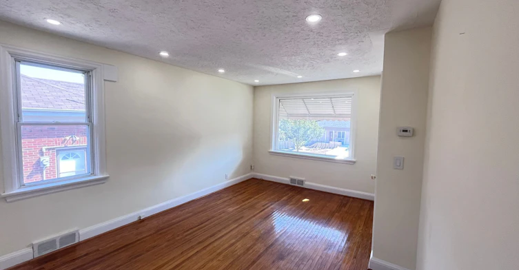 Main flloor-224 College Avenue, Oshawa, ON, L1J 1R7 - 4