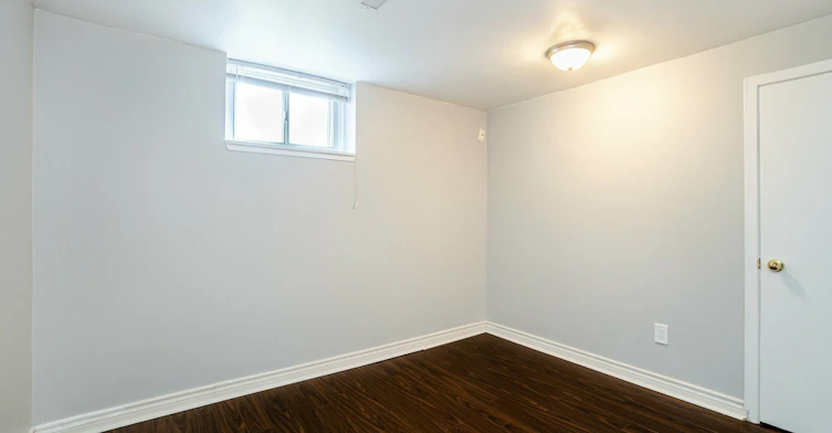 Lower-5 Applefield Drive, Toronto, ON, M1P 3X8 - 24