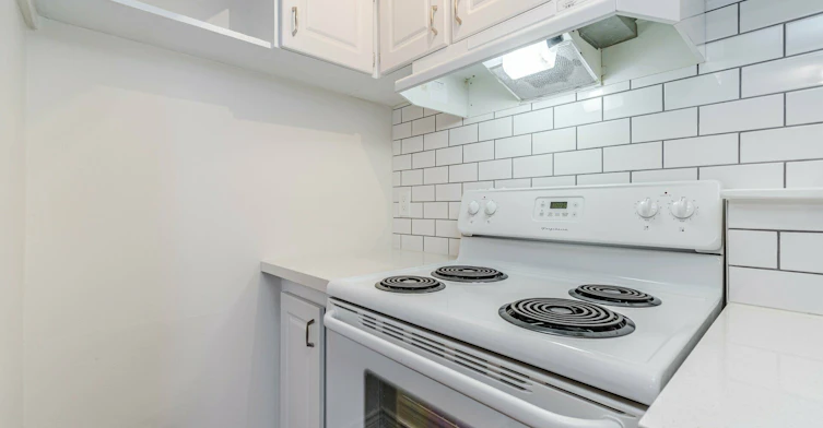 Lower-5 Applefield Drive, Toronto, ON, M1P 3X8 - 17