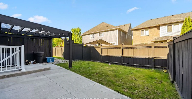 21 Rainbow Crescent Rainbow Crescent, Whitby, ON, L1M 2N6
