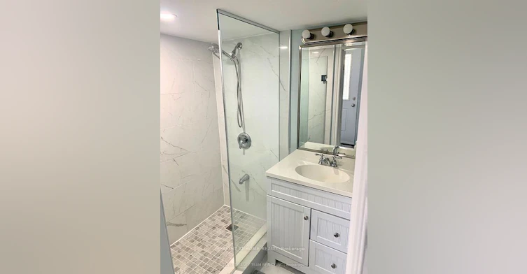 21 Rainbow Crescent Rainbow Crescent, Whitby, ON, L1M 2N6 - 3