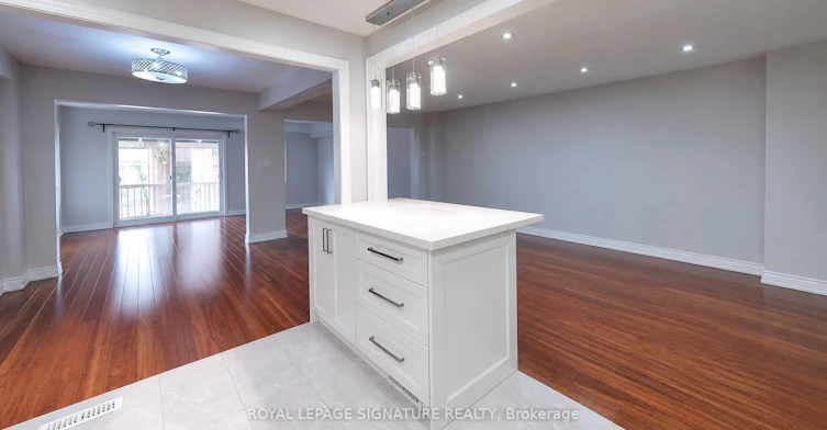 74 Deanscroft Square, Toronto, ON, M1E 4W9 - 4
