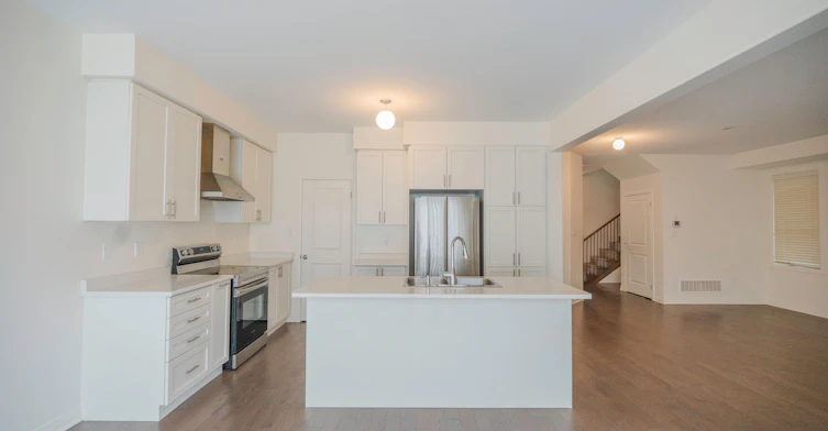 27 Clipper Lane, Clarington, ON, L1C 4B1 - 4