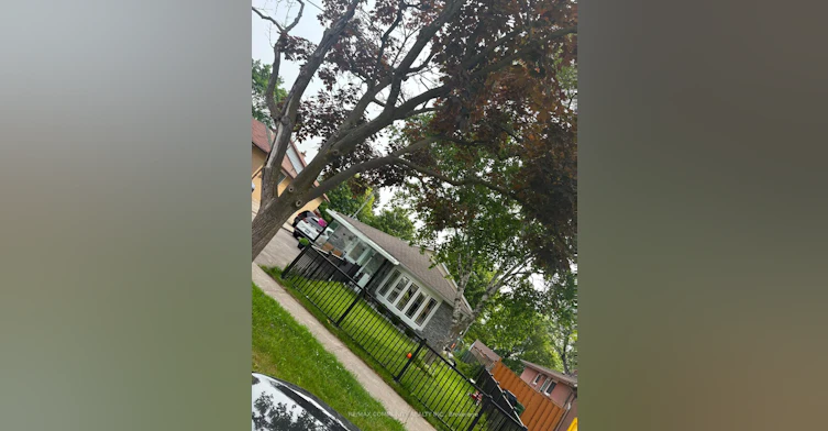 56 Stonehenge Crescent, Toronto, ON, M1G 2P6 - 2