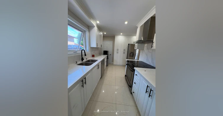 56 Stonehenge Crescent, Toronto, ON, M1G 2P6 - 5