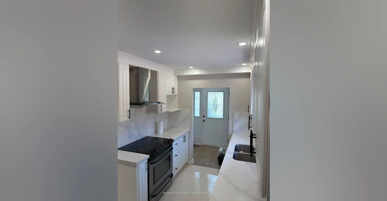 56 Stonehenge Crescent, Toronto, ON, M1G 2P6 - 3