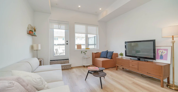 110-3686 St Clair Avenue E, Toronto, ON, M1M 0E4 - 5