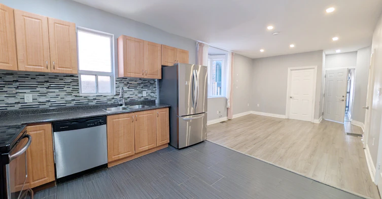 1-252 Greenwood Avenue, Toronto, ON, M4L 2R3 - 4