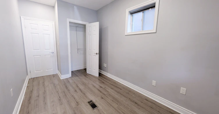 1-252 Greenwood Avenue, Toronto, ON, M4L 2R3 - 7