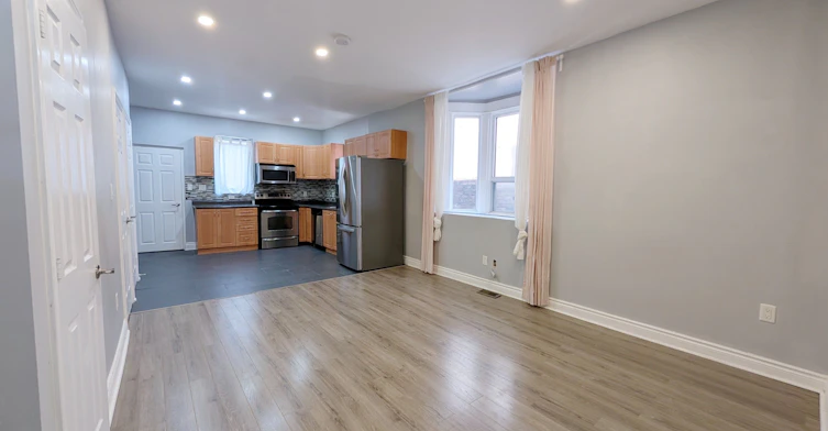 1-252 Greenwood Avenue, Toronto, ON, M4L 2R3 - 5