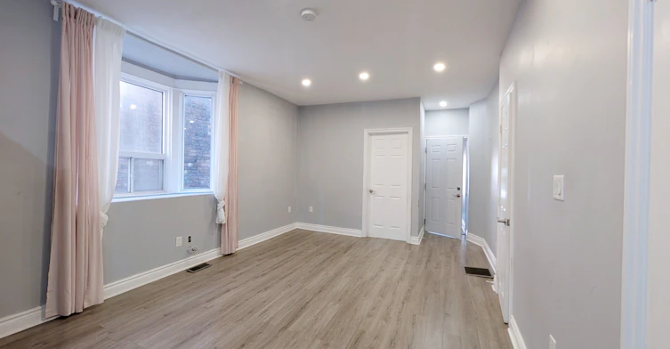 1-252 Greenwood Avenue, Toronto, ON, M4L 2R3 - 6