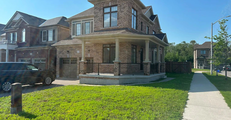 2 Bruce Cameron Drive, Clarington, ON, L1C 4A1