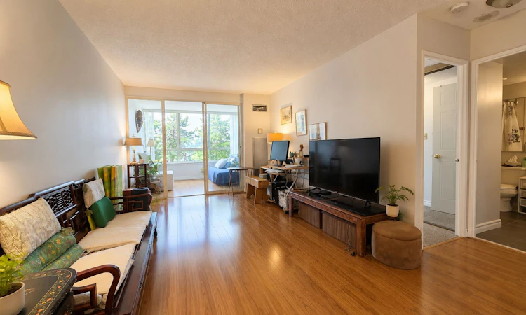 310-275 Bamburgh Circle