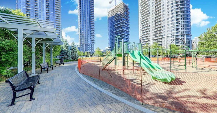 1107-255 Village Green Square, Toronto, ON, M1S 0L3 - 3