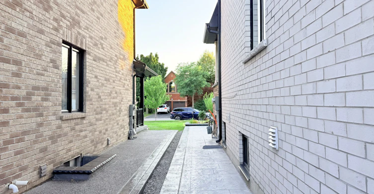 Lower-1606 Sandhurst Crescent, Pickering, ON, L1V 6W2 - 2