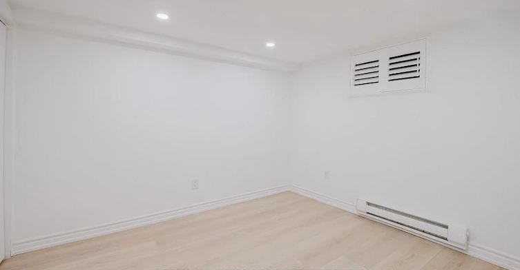 18 Glen Stewart Avenue, Toronto, ON, M4E 1P7 - 16