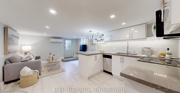 D-122 Parkmount Road, Toronto, ON, M4J 4V4 - 5