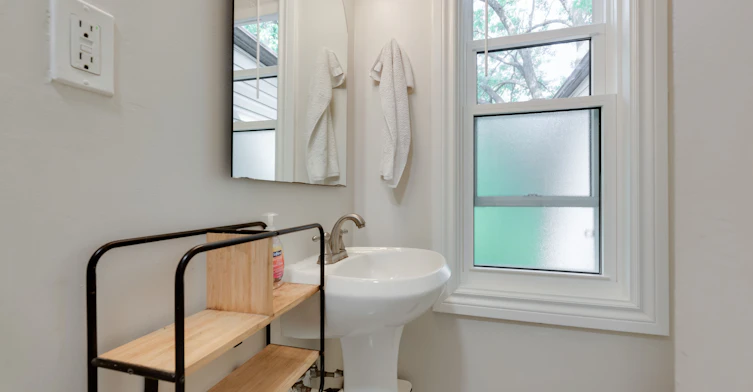 Upper-193 Coxwell Avenue, Toronto, ON, M4L 3B4 - 15
