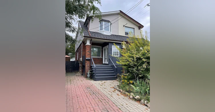 88 Kent Road, Toronto, ON, M4L 2X6