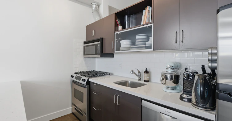 325-233 Carlaw Avenue, Toronto, ON, M4M 3N6 - 14