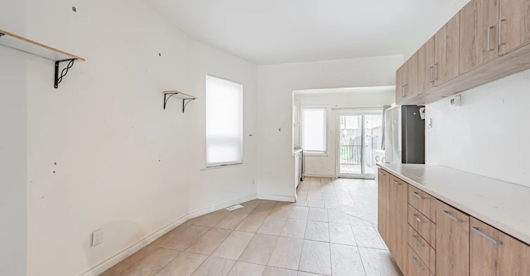 573 Coxwell Avenue, Toronto, ON, M4C 3B5 - 7