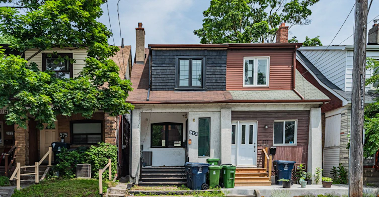 573 Coxwell Avenue, Toronto, ON, M4C 3B5