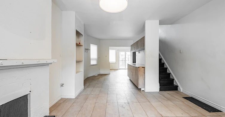 573 Coxwell Avenue, Toronto, ON, M4C 3B5 - 6