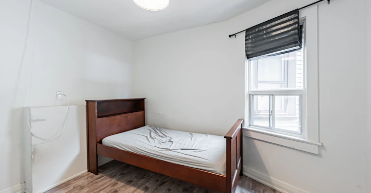 573 Coxwell Avenue, Toronto, ON, M4C 3B5 - 16