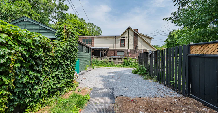 573 Coxwell Avenue, Toronto, ON, M4C 3B5 - 26