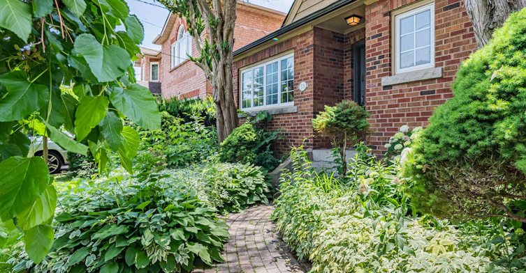 59 Parkview Hill Crescent, Toronto, ON, M4B 1R1 - 5