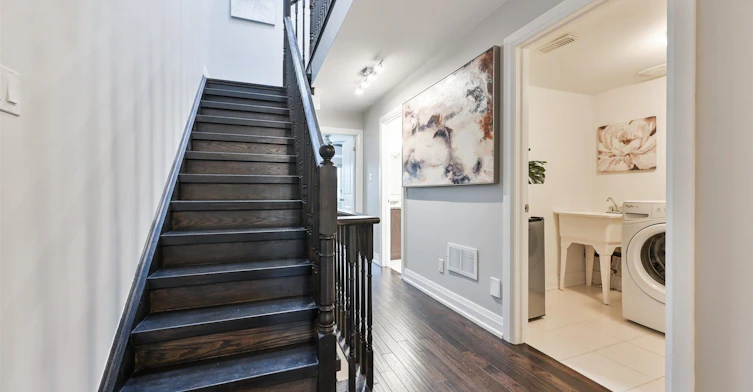 2833 St. Clair Avenue E, Toronto, ON, M4B 1N3 - 15