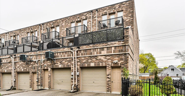 2833 St. Clair Avenue E, Toronto, ON, M4B 1N3 - 31