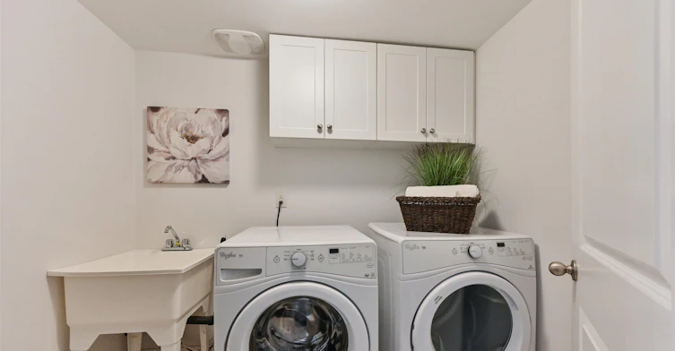 2833 St. Clair Avenue E, Toronto, ON, M4B 1N3 - 30