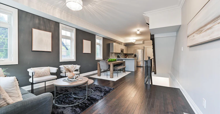 2833 St. Clair Avenue E, Toronto, ON, M4B 1N3 - 4