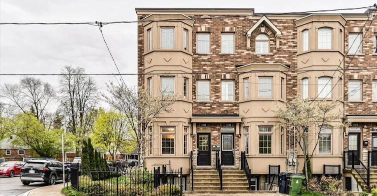 2833 St. Clair Avenue E, Toronto, ON, M4B 1N3