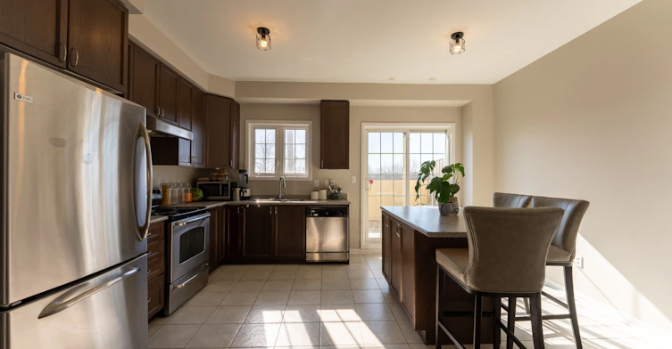14-1250 St Martins Drive, Pickering, ON, L1W 0A2 - 2