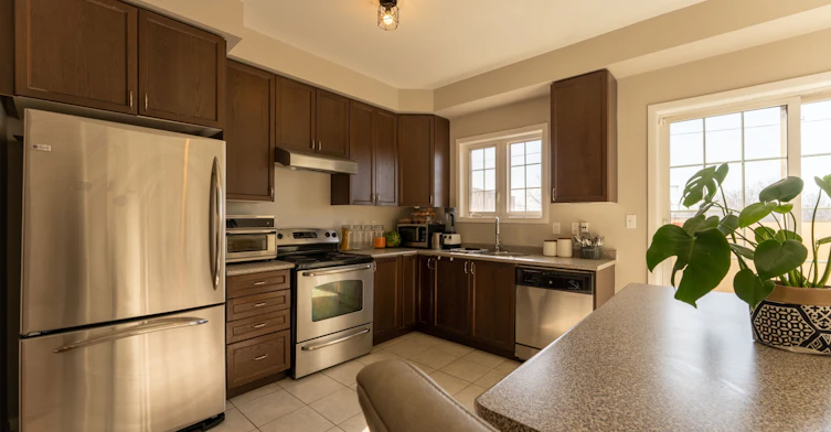14-1250 St Martins Drive, Pickering, ON, L1W 0A2 - 3