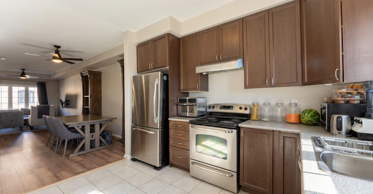 14-1250 St Martins Drive, Pickering, ON, L1W 0A2 - 4