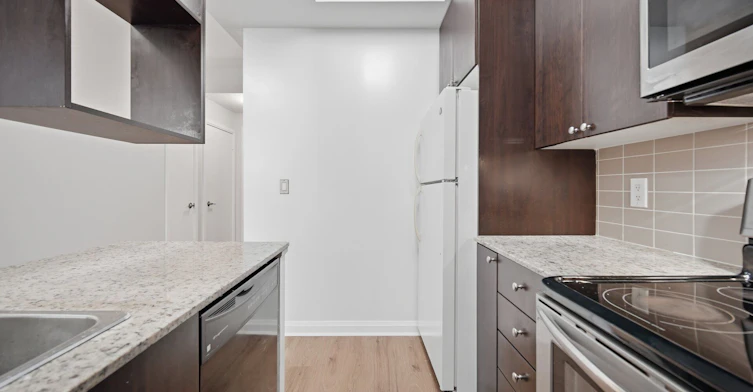 206-151 Village Green Square, Toronto, ON, M1S 0K5 - 11
